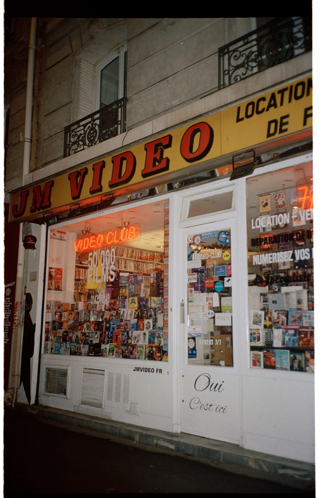 DVD – Divine Visite Dédiée